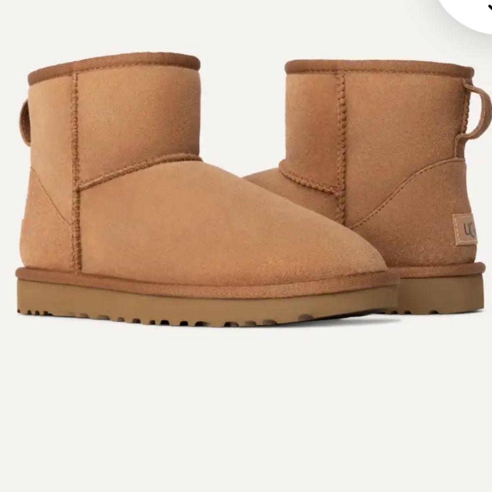 UGG Chestnut Classic Mini II Boots Size 11